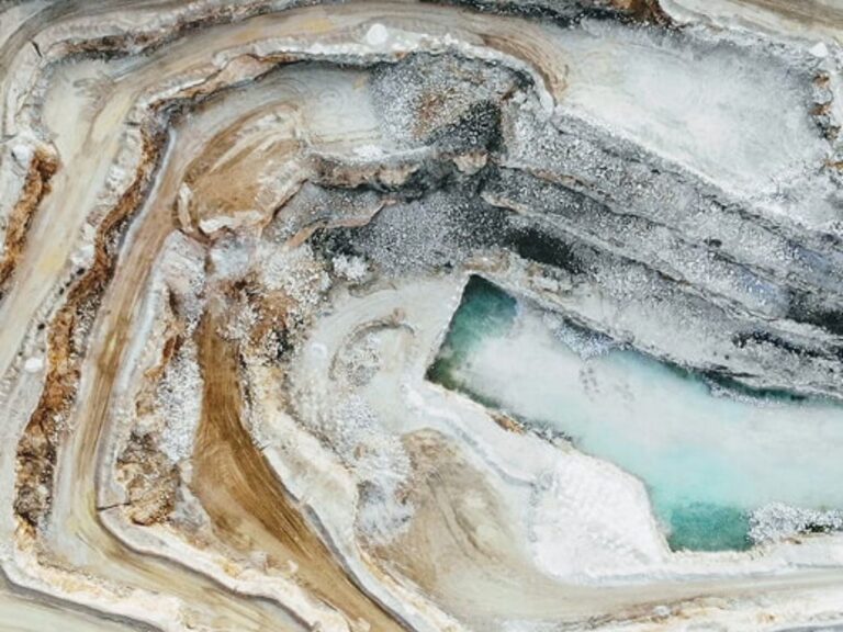 Naturel Kalsit ve Kaplanmış Kalsit Farkı Nedir? Hangisini Tercih Etmelisiniz?